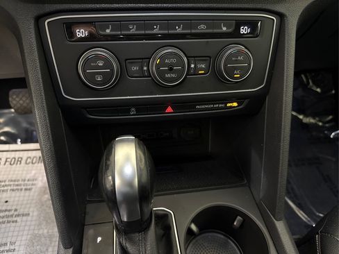 Used 2019 Volkswagen Atlas SE w/ Towing Package image 32