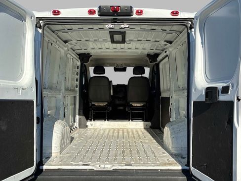 Used 2025 RAM ProMaster 2500 w/ Convenience Group FWD image 17