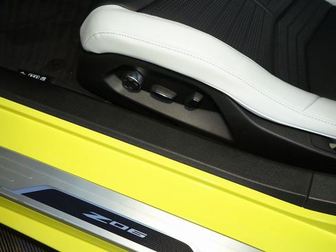 Used 2023 Chevrolet Corvette Z06 w/ Z07 Performance Package image 19