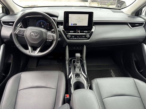 Used 2023 Toyota Corolla Cross XLE w/ Convenience Package AWD/4WD image 13