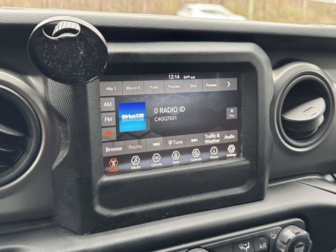 Used 2023 Jeep Wrangler Sport image 17