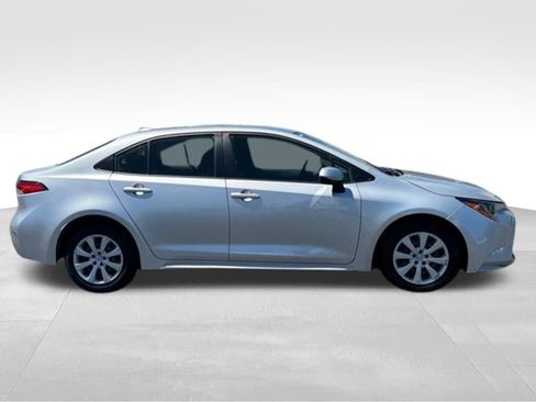 Used 2020 Toyota Corolla LE FWD image 8