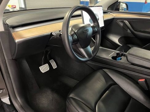 Used 2023 Tesla Model Y Performance AWD/4WD image 19