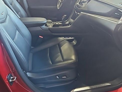 Used 2023 Cadillac XT5 Luxury image 15