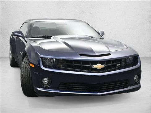 Used 2010 Chevrolet Camaro SS RWD image 3