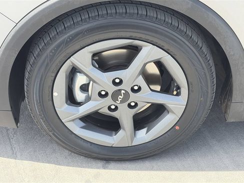 Used 2025 Kia K4 FWD image 10