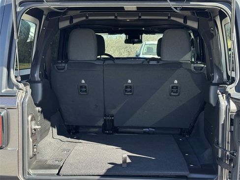 Used 2025 Jeep Wrangler Willys image 29