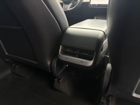 Used 2022 Tesla Model Y Performance image 57