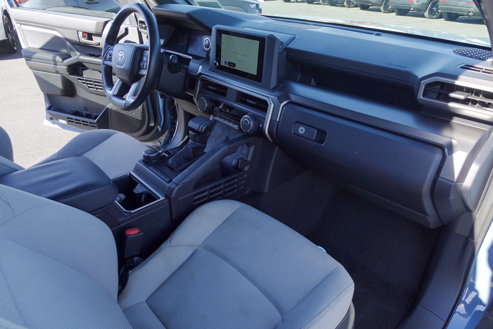 Used 2025 Toyota 4Runner SR5 AWD/4WD image 11