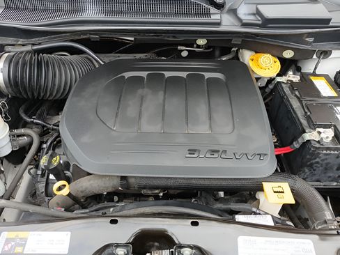 Used 2019 Dodge Grand Caravan GT FWD image 28