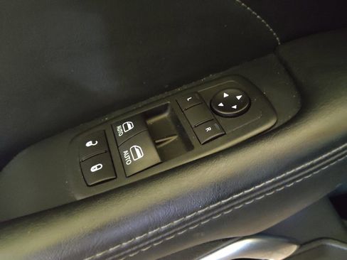Used 2020 Dodge Challenger SXT w/ Plus Package RWD image 27