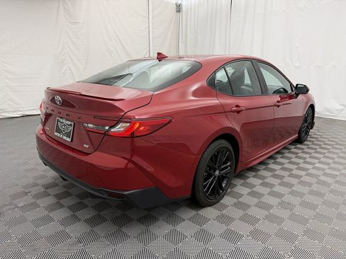 Used 2025 Toyota Camry SE FWD image 3