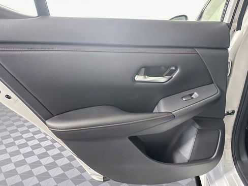 Used 2024 Nissan Sentra SR w/ SR Premium Package image 26