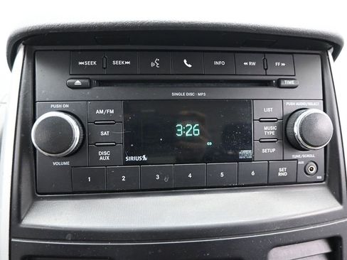 Used 2010 Dodge Grand Caravan Hero image 25