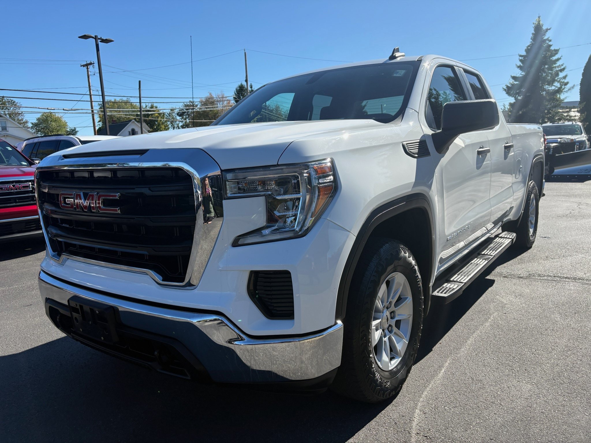 Used 2022 GMC Sierra 1500 Pro w/ Sierra Value Package AWD/4WD image 1