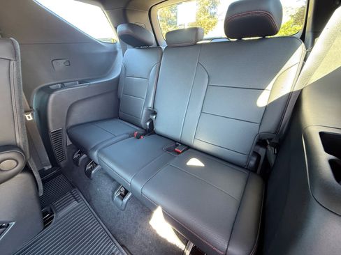 New 2026 Chevrolet Traverse Z71 w/ Enhanced Driving Package AWD/4WD image 21