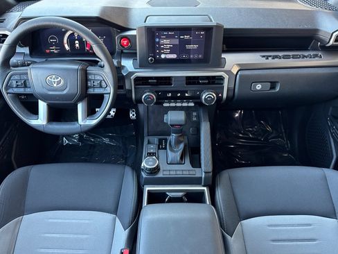 Used 2025 Toyota Tacoma TRD Sport AWD/4WD image 3