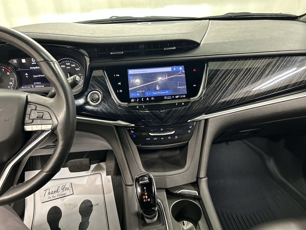 Used 2023 Cadillac XT6 Premium Luxury w/ Technology Package AWD/4WD image 19