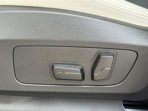 Used 2026 BMW X1 xDrive28i w/ M Sport Package AWD/4WD image 7
