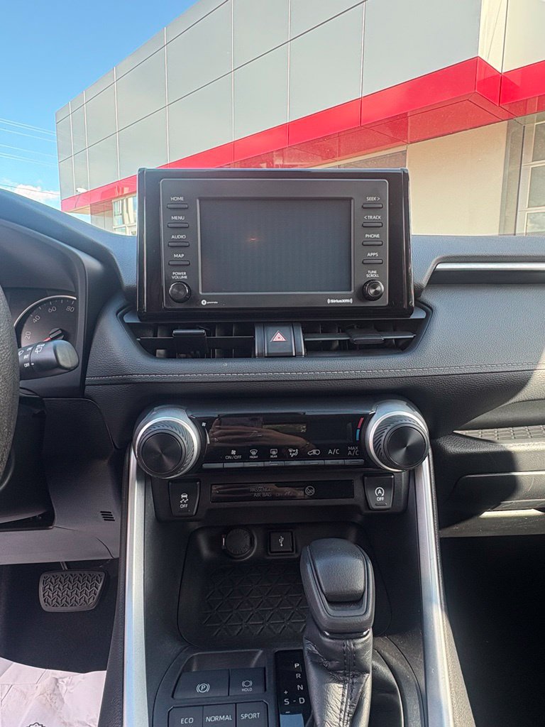 Used 2020 Toyota RAV4 LE w/ All Weather Liner Package AWD/4WD image 22