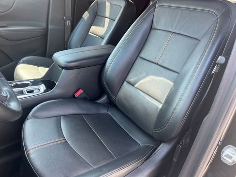 Used 2023 Chevrolet Equinox Premier AWD/4WD image 10
