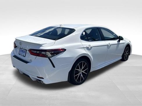 Used 2024 Toyota Camry SE w/ Cold Weather Package AWD/4WD image 7