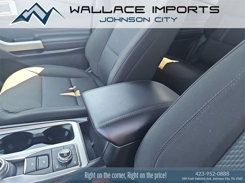 Used 2023 Ford Explorer XLT image 43