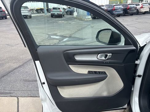 Certified 2026 Volvo XC40 B5 Plus AWD/4WD image 11