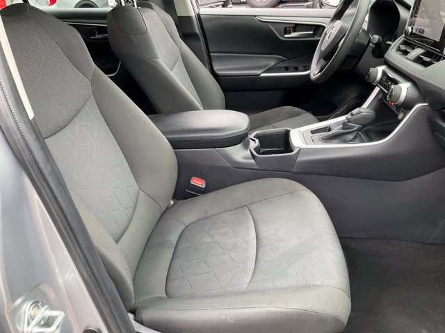 Used 2025 Toyota RAV4 XLE FWD image 19