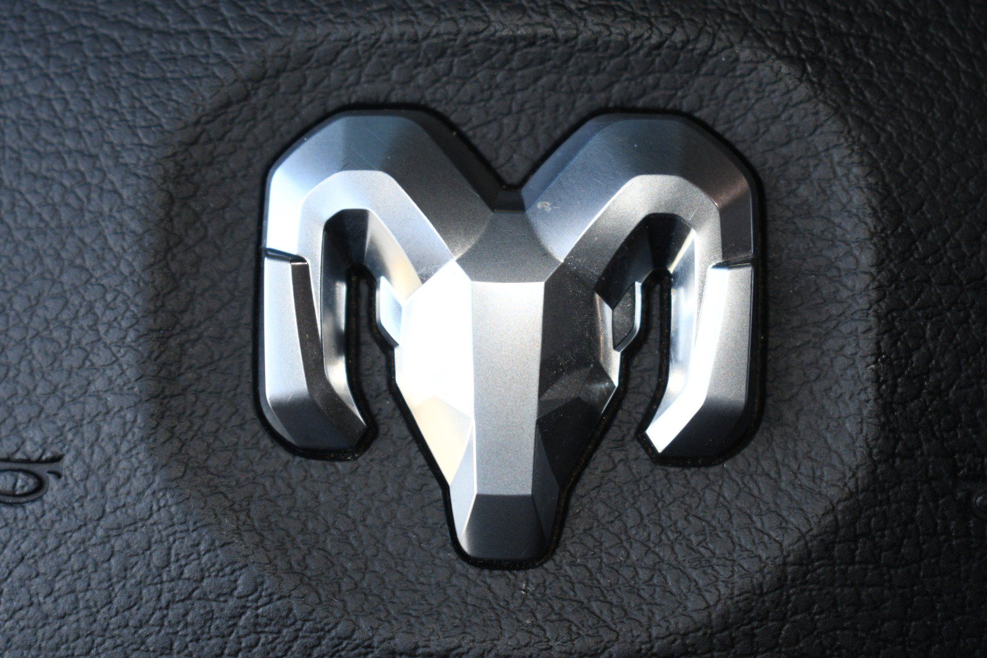 Used 2020 RAM 2500 Laramie w/ Night Edition AWD/4WD image 32