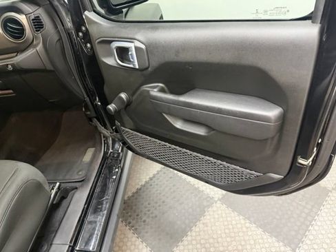Used 2021 Jeep Wrangler Unlimited Sport AWD/4WD image 39