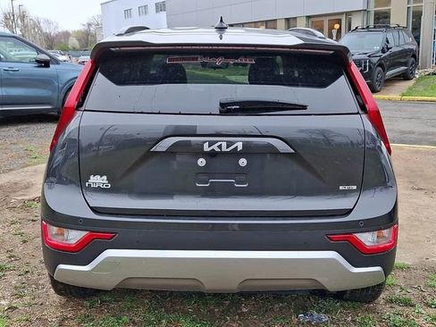 Certified 2025 Kia Niro EX w/ EX Cold Weather Package image 5