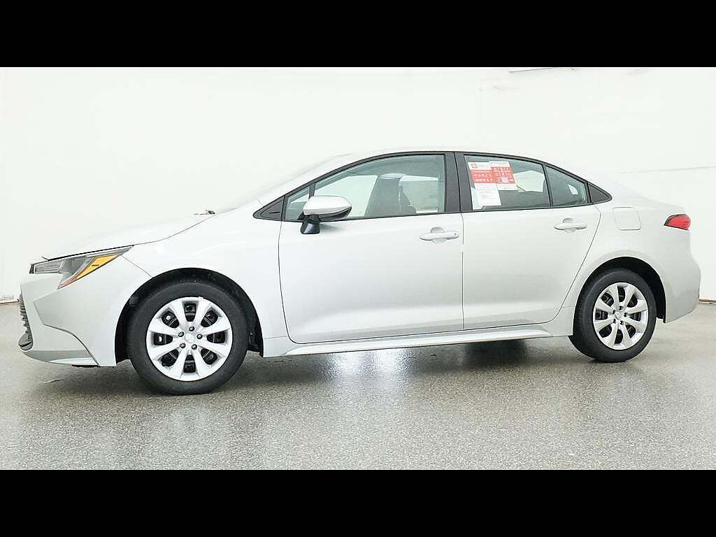 New 2026 Toyota Corolla LE FWD image 5