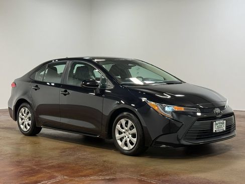 Used 2024 Toyota Corolla LE FWD image 23