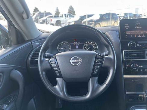 Used 2022 Nissan Armada SV image 11