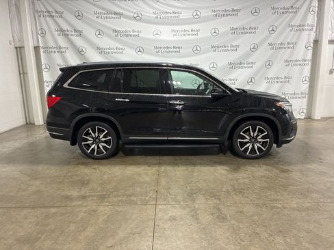 Used 2020 Honda Pilot Elite image 2