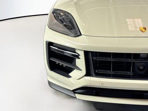 Certified 2024 Porsche Cayenne Turbo GT AWD/4WD image 27