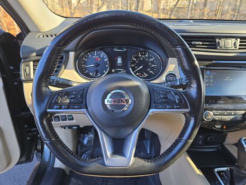 Used 2017 Nissan Rogue SL w/ SL Premium Package image 17