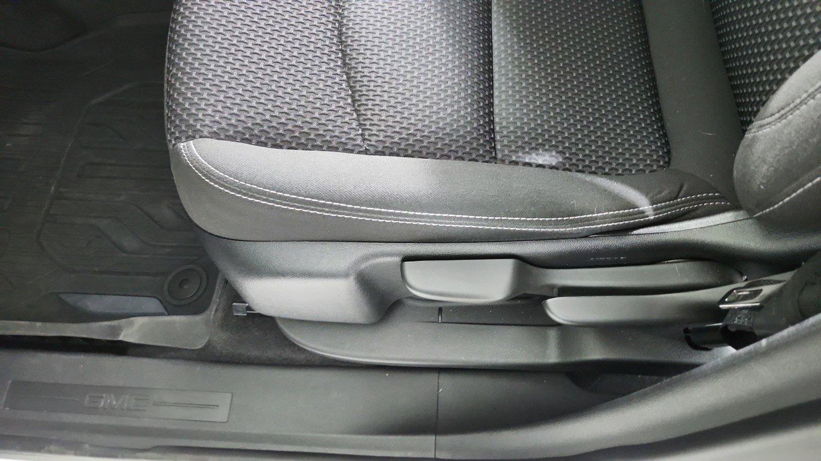 Used 2024 GMC Terrain SLE w/ LPO, Floor Liner Package AWD/4WD image 18