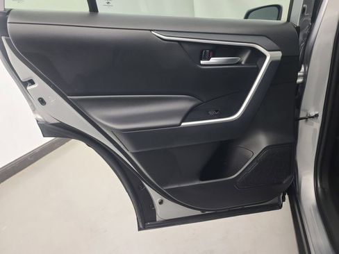 Used 2025 Toyota RAV4 XLE image 19
