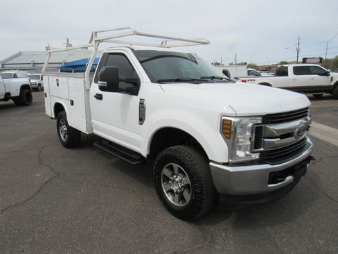 Used 2019 Ford F250 XL w/ STX Appearance Package image 4