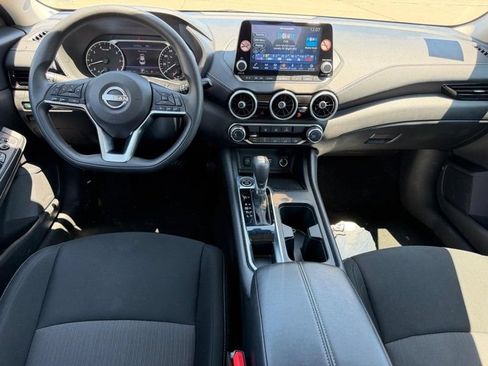 Used 2025 Nissan Sentra SV FWD image 8