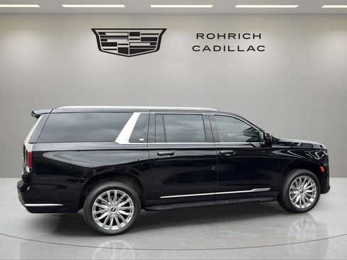 Certified 2024 Cadillac Escalade ESV Premium Luxury w/ LPO, Floor Liner Package AWD/4WD image 4