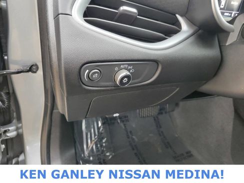 Used 2024 Chevrolet Malibu LT image 36