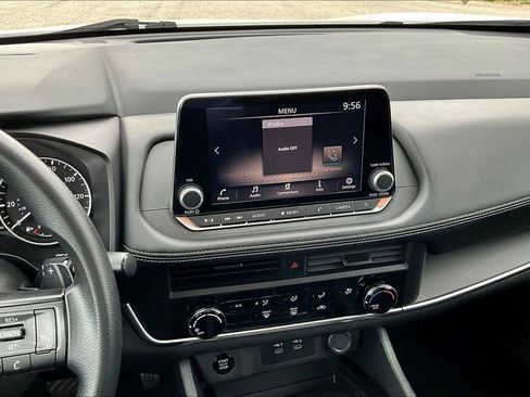 Used 2024 Nissan Rogue S image 6