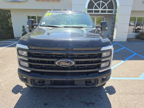 Used 2024 Ford F250 Lariat w/ Lariat Ultimate Package AWD/4WD image 9
