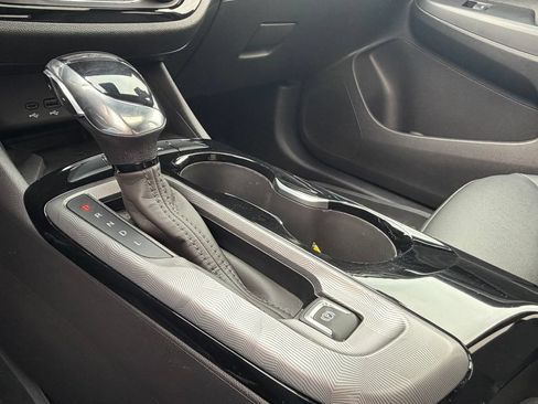 Certified 2024 Buick Envista Sport Touring w/ Convenience I Package FWD image 39