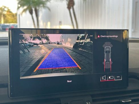 Used 2023 Audi Q5 2.0T Premium w/ Convenience Package image 18