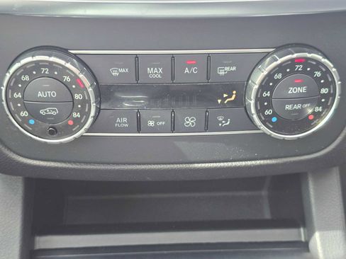 Used 2015 Mercedes-Benz GL 450 4MATIC image 35