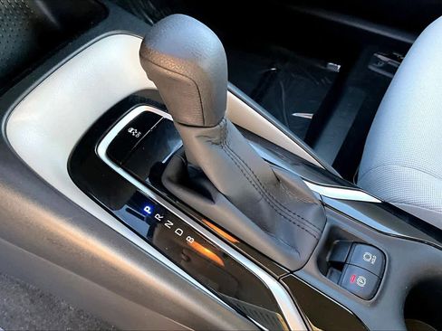 Used 2020 Toyota Corolla LE w/ LE Convenience Package image 15